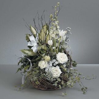Classic tabletop arrangment